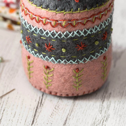 Corinne Lapierre: Felt Pincushion Kit