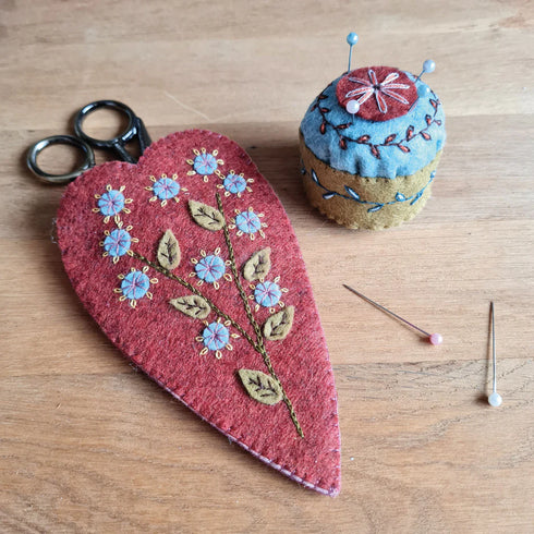 Corinne Lapierre: Saxpåse och Mininålkudde / Pouch and Mini Pincushion