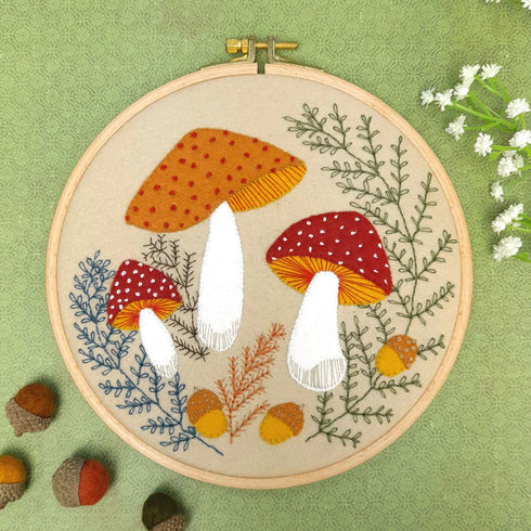 Corinne Lapierre: Hoop Kit Paddsvampar / Toadstools