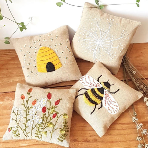 Corinne Lapierre: Linne Lavendel Påsar Bin / Lavender Bags Bees