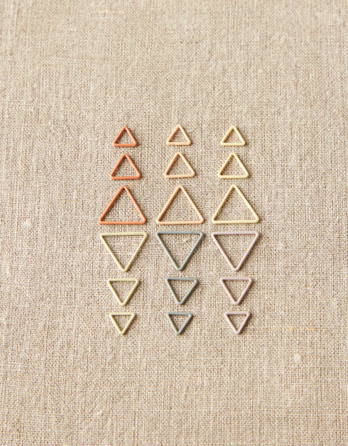 Coco Knits: Colorful Triangle stickmarkörer