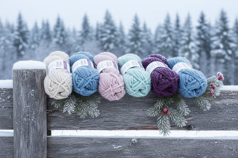 Erika Knight Maxi Wool mit Originalbanderolen in Winterlandschaft